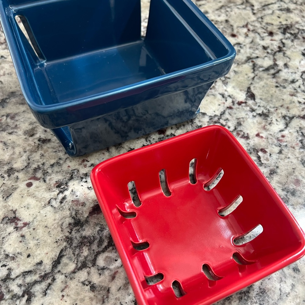 2 Sur La table Ceramic Glass Berry baskets Red Blue